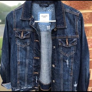 Barley worn Abercrombie kids denim jacket.